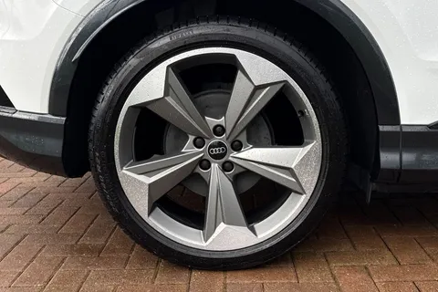 KW25XEC Audi Q4 e-tron Q4 Sportback Black Edition 45 e-tron  210,00 kW Thumbnail #10