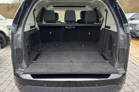 11 of 47 for Land Rover Discovery 3.0 D350 Dynamic HSE 5dr