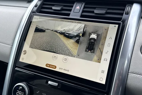 13 of 47 for Land Rover Discovery 3.0 D350 Dynamic HSE 5dr