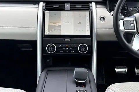 15 of 47 for Land Rover Discovery 3.0 D350 Dynamic HSE 5dr