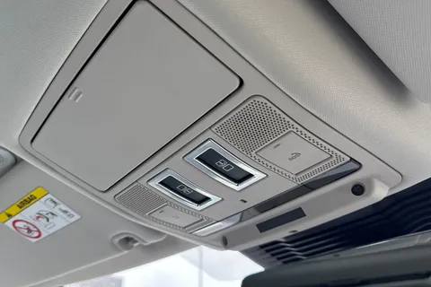 24 of 47 for Land Rover Discovery 3.0 D350 Dynamic HSE 5dr