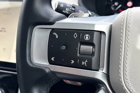 33 of 47 for Land Rover Discovery 3.0 D350 Dynamic HSE 5dr