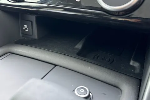 42 of 47 for Land Rover Discovery 3.0 D350 Dynamic HSE 5dr