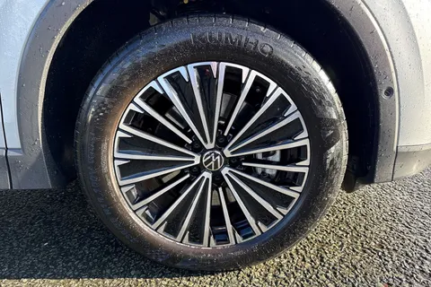 GF25OXU Volkswagen Tiguan 1.5 TSI eHybrid 204PS Match 5dr DSG Thumbnail #10