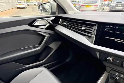 Audi A1 1.0 TFSI 25 Sport Sportback Euro 6 (s/s) 5dr Thumbnail #20