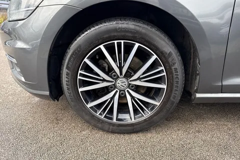 DF17FHX Volkswagen Golf 1.4 TSI BlueMotion Tech SE Nav Euro 6 (s/s) 5dr Thumbnail #9