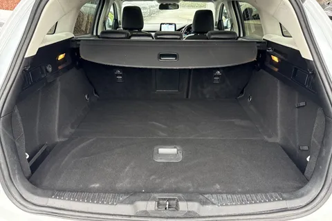 MX68USU Ford Focus 2.0 EcoBlue Vignale Auto Euro 6 (s/s) 5dr Thumbnail #8