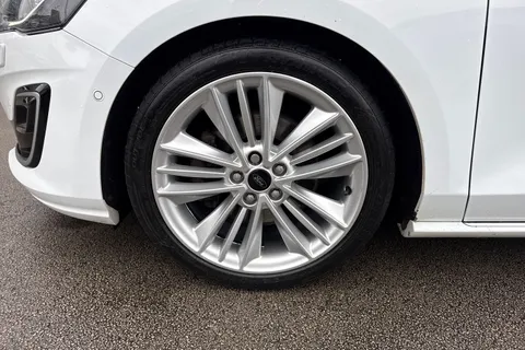 MX68USU Ford Focus 2.0 EcoBlue Vignale Auto Euro 6 (s/s) 5dr Thumbnail #11