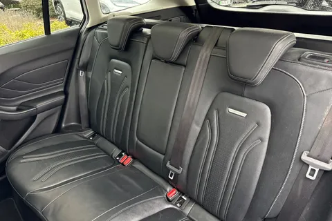 MX68USU Ford Focus 2.0 EcoBlue Vignale Auto Euro 6 (s/s) 5dr Thumbnail #20