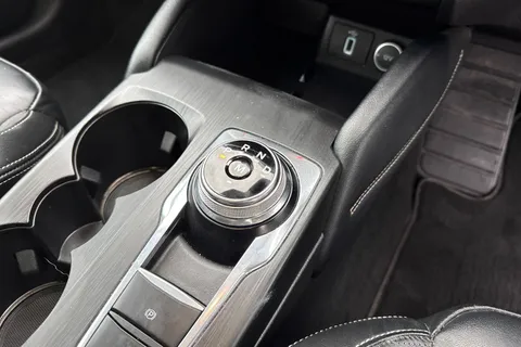 MX68USU Ford Focus 2.0 EcoBlue Vignale Auto Euro 6 (s/s) 5dr Thumbnail #24