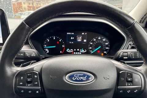 MX68USU Ford Focus 2.0 EcoBlue Vignale Auto Euro 6 (s/s) 5dr Thumbnail #37
