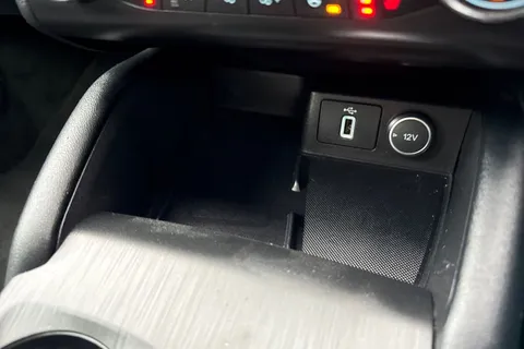 MX68USU Ford Focus 2.0 EcoBlue Vignale Auto Euro 6 (s/s) 5dr Thumbnail #50