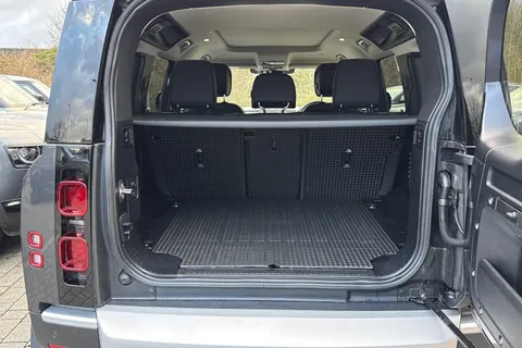 DA24UOR Land Rover Defender 110 3.0 D250 MHEV HSE SUV 5dr Diesel Auto 4WD Euro 6 (s/s) (250 ps) Thumbnail #11
