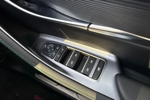 LA25RZD BYD Seal U 1.5 DM-i 18.3kWh Boost CVT Auto Euro 6 (s/s) 5dr Thumbnail #47