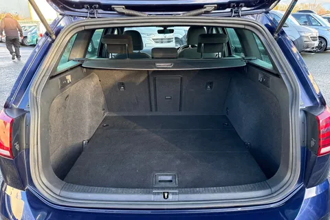 YT18HTU Volkswagen Golf 2.0 TSI 310 R 5dr 4MOTION DSG ⭐Panoramic sunroof, Climate windscreen⭐ Thumbnail #7