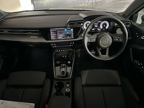 EK25FGN Audi A3 Sport 30 TFSI 116 PS S tronic Thumbnail #6