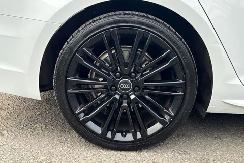 AV17WTL Audi A4 Avant 2.0 TFSI S line Euro 6 (s/s) 5dr Thumbnail #10