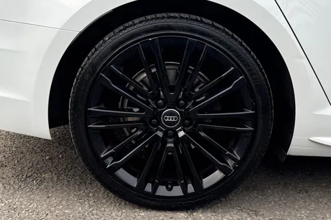 AV17WTL Audi A4 Avant 2.0 TFSI S line Euro 6 (s/s) 5dr Thumbnail #11