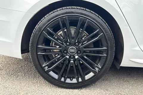 AV17WTL Audi A4 Avant 2.0 TFSI S line Euro 6 (s/s) 5dr Thumbnail #12