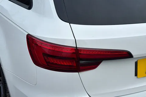 AV17WTL Audi A4 Avant 2.0 TFSI S line Euro 6 (s/s) 5dr Thumbnail #28