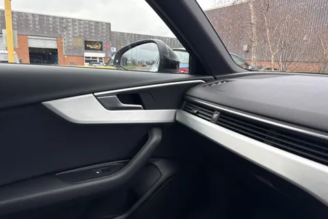 AV17WTL Audi A4 Avant 2.0 TFSI S line Euro 6 (s/s) 5dr Thumbnail #32