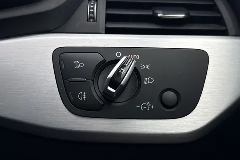 AV17WTL Audi A4 Avant 2.0 TFSI S line Euro 6 (s/s) 5dr Thumbnail #36