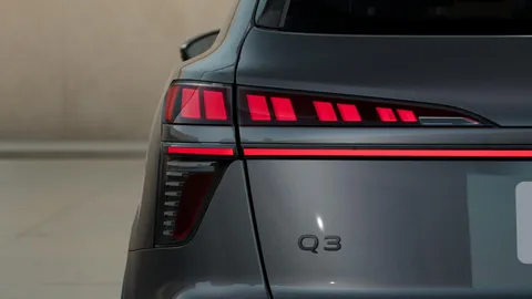  Audi Q3 1.5 TFSI S line S Tronic Euro 6 (s/s) 5dr Thumbnail #7