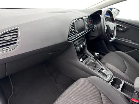 ML68YLM SEAT Leon 1.5 TSI EVO FR [EZ] 5dr **1 PRIVATE OWNER** Thumbnail #10