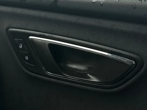 ML68YLM SEAT Leon 1.5 TSI EVO FR [EZ] 5dr **1 PRIVATE OWNER** Thumbnail #19