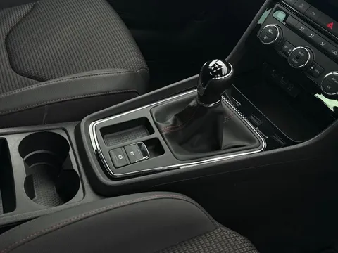 ML68YLM SEAT Leon 1.5 TSI EVO FR [EZ] 5dr **1 PRIVATE OWNER** Thumbnail #21