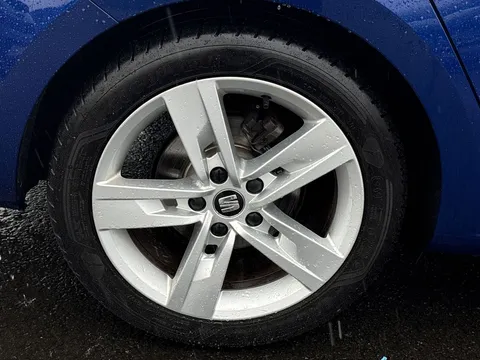 ML68YLM SEAT Leon 1.5 TSI EVO FR [EZ] 5dr **1 PRIVATE OWNER** Thumbnail #24