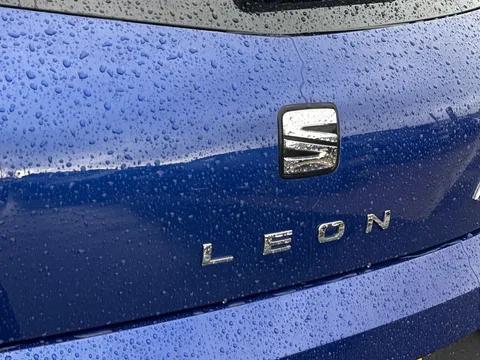 ML68YLM SEAT Leon 1.5 TSI EVO FR [EZ] 5dr **1 PRIVATE OWNER** Thumbnail #29