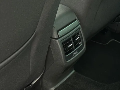 ML68YLM SEAT Leon 1.5 TSI EVO FR [EZ] 5dr **1 PRIVATE OWNER** Thumbnail #33