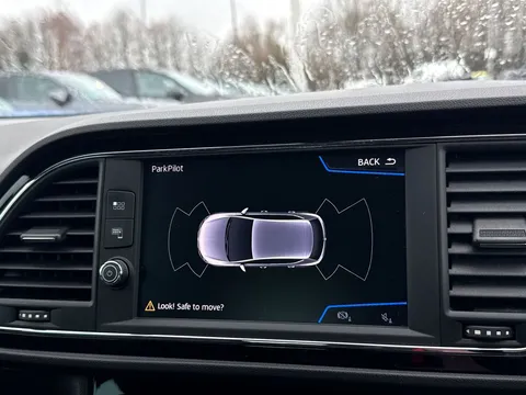 ML68YLM SEAT Leon 1.5 TSI EVO FR [EZ] 5dr **1 PRIVATE OWNER** Thumbnail #38