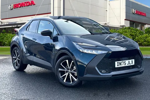DN75JLX Toyota C-Hr 1.8 Hybrid Design 5dr CVT Thumbnail #2
