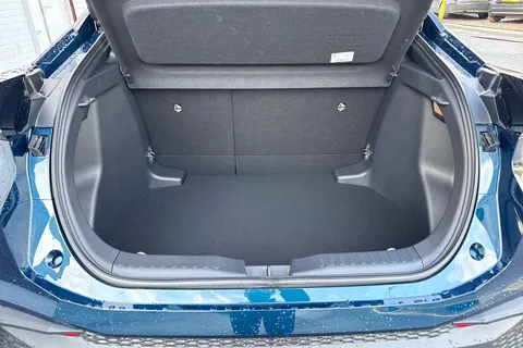 DN75JLX Toyota C-Hr 1.8 Hybrid Design 5dr CVT Thumbnail #10