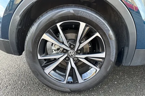 DN75JLX Toyota C-Hr 1.8 Hybrid Design 5dr CVT Thumbnail #15