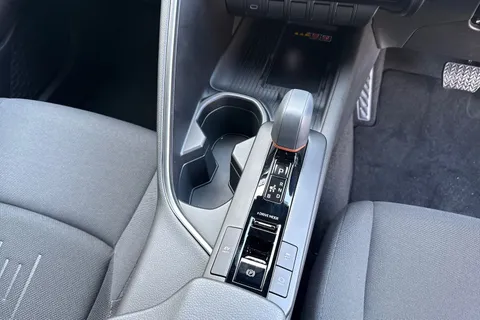 DN75JLX Toyota C-Hr 1.8 Hybrid Design 5dr CVT Thumbnail #23