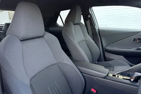 DN75JLX Toyota C-Hr 1.8 Hybrid Design 5dr CVT Thumbnail #25