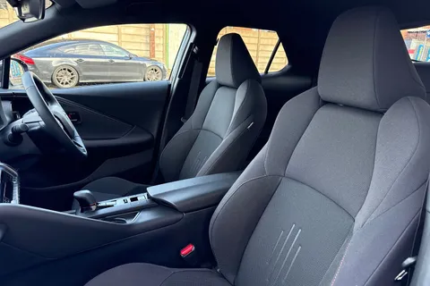 DN75JLX Toyota C-Hr 1.8 Hybrid Design 5dr CVT Thumbnail #37