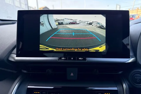 DN75JLX Toyota C-Hr 1.8 Hybrid Design 5dr CVT Thumbnail #47