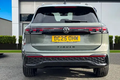 DC25OHW Volkswagen Tiguan 1.5 TSI 272 eHybrid R-Line 5dr DSG | Heated Seats | Heads Up Display Thumbnail #5