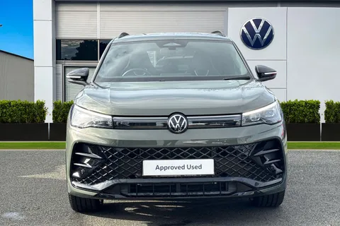 DC25OHW Volkswagen Tiguan 1.5 TSI 272 eHybrid R-Line 5dr DSG | Heated Seats | Heads Up Display Thumbnail #6