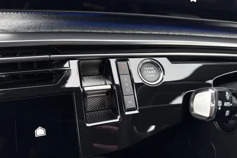 EN24HKP PEUGEOT 3008 1.2 HYBRID GT e-DSC6 Euro 6 (s/s) 5dr Thumbnail #24