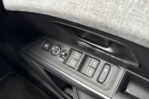 EN24HKP PEUGEOT 3008 1.2 HYBRID GT e-DSC6 Euro 6 (s/s) 5dr Thumbnail #44