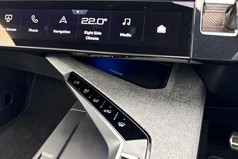 EN24HKP PEUGEOT 3008 1.2 HYBRID GT e-DSC6 Euro 6 (s/s) 5dr Thumbnail #57