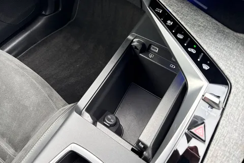 EN24HKP PEUGEOT 3008 1.2 HYBRID GT e-DSC6 Euro 6 (s/s) 5dr Thumbnail #59