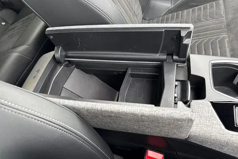 EN24HKP PEUGEOT 3008 1.2 HYBRID GT e-DSC6 Euro 6 (s/s) 5dr Thumbnail #62