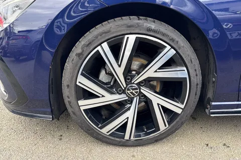 YK21DOF Volkswagen Golf 8 R-Line 1.5 eTSI 150PS 7-speed DSG | Heated Seats and Heated Steering Whee Thumbnail #14