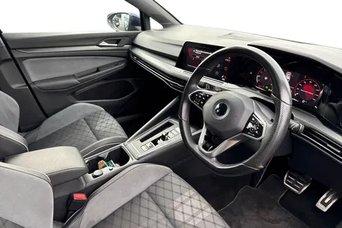 YK21DOF Volkswagen Golf 8 R-Line 1.5 eTSI 150PS 7-speed DSG | Heated Seats and Heated Steering Whee Thumbnail #15